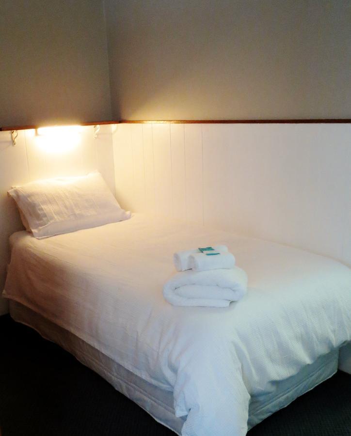 Stansbury Holiday Motel エクステリア 写真