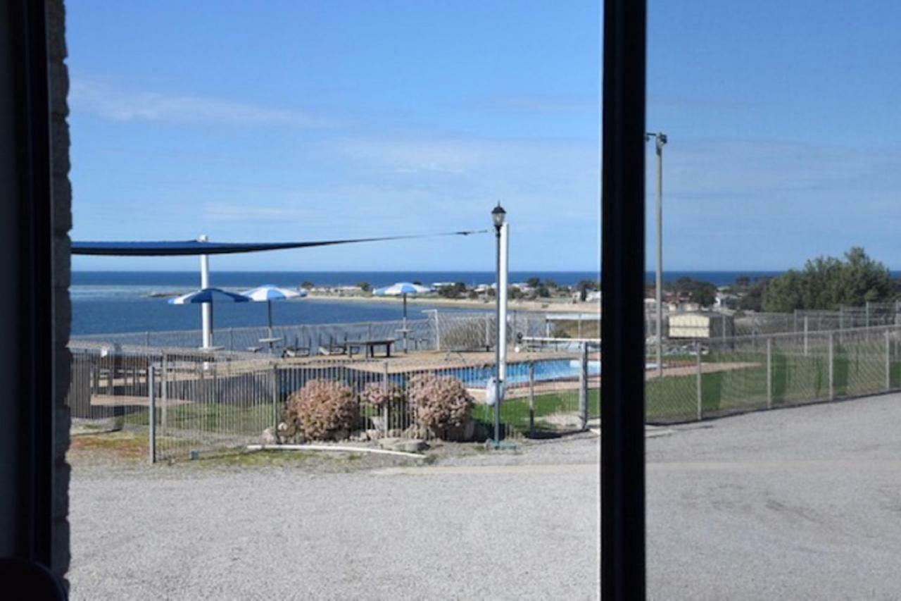 Stansbury Holiday Motel エクステリア 写真