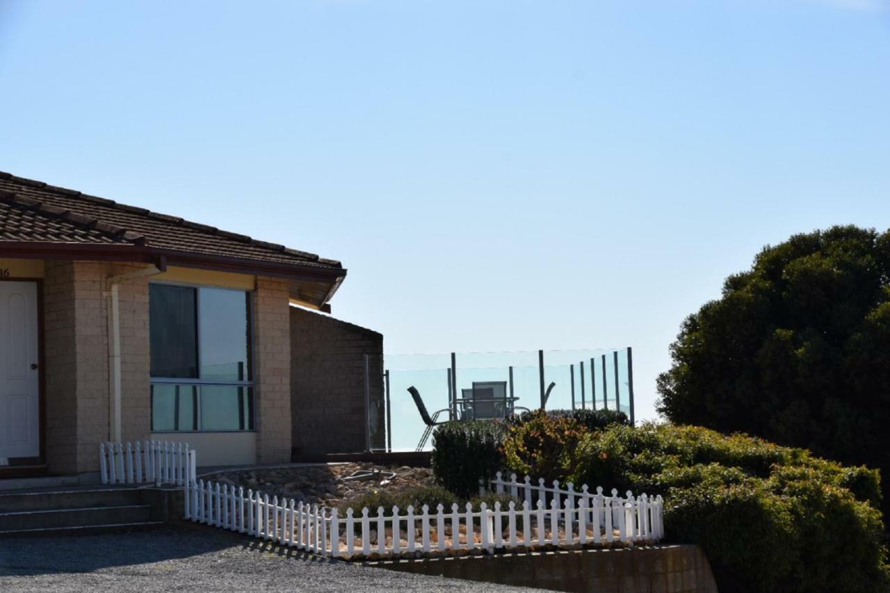 Stansbury Holiday Motel エクステリア 写真